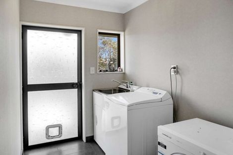 Photo of property in 4 Charisma Court, Kelvin Grove, Palmerston North, 4414