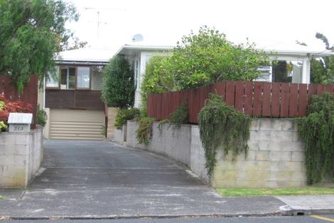 Photo of property in 2/213 Sunnynook Road, Wairau Valley, Auckland, 0627