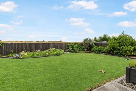 Photo of property in 26 Breaker Grove, Waiuku, 2123