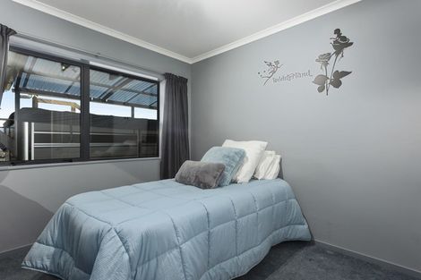 Photo of property in 46 Percy Kinsman Crescent, Riverstone Terraces, Upper Hutt, 5018