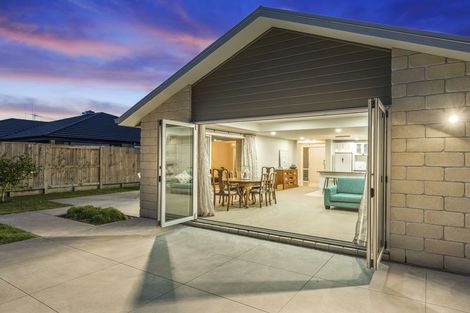 Photo of property in 23 Teal Place, Pyes Pa, Tauranga, 3112