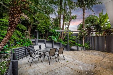 Photo of property in 15 Arde Place, Massey, Auckland, 0614