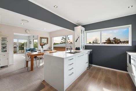 Photo of property in 34 Sunnyhill Crescent, Sunnyhills, Auckland, 2010