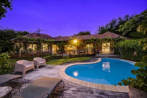 Photo of property in 56 Lucknow Road, Havelock North, 4130