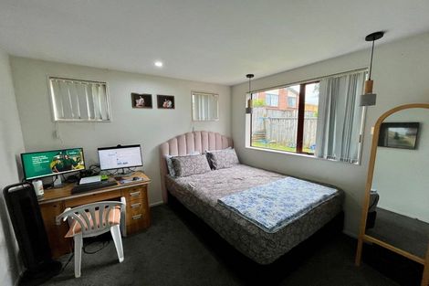 Photo of property in 57 Woodbank Drive, Glen Eden, Auckland, 0602