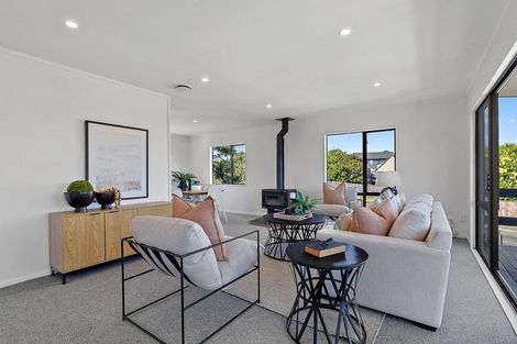 Photo of property in 64 Vintage Drive, Henderson, Auckland, 0612