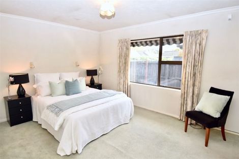Photo of property in 2/1 Thorrington Road, Cashmere, Christchurch, 8022