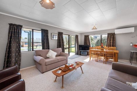 Photo of property in 6 Gibbs Place, Kinloch, Taupo, 3377