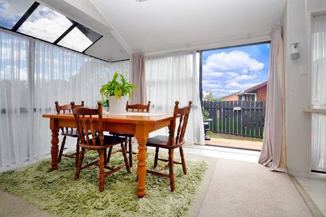 Photo of property in 2/288 Queen Street, Pukekohe, 2120