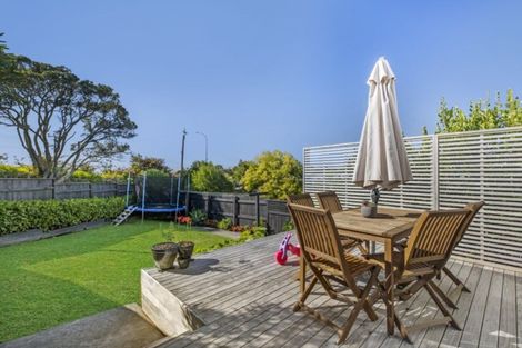 Photo of property in 1/298 Glenfield Road, Glenfield, Auckland, 0629