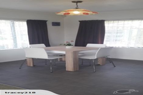 Photo of property in 2 Monarch Grove, Maoribank, Upper Hutt, 5018