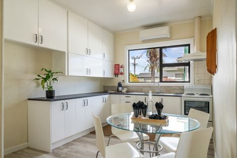 Photo of property in 117 Bartholomew Road, Levin, 5510