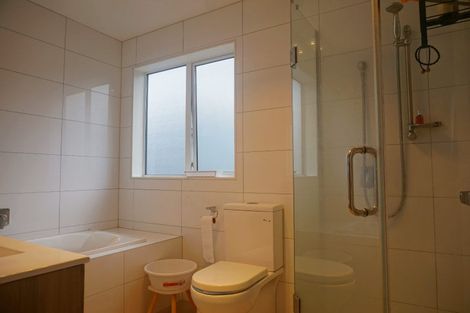 Photo of property in 27a Normanton Street, Glenfield, Auckland, 0629