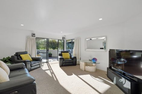 Photo of property in 33a Bronzewing Terrace, Unsworth Heights, Auckland, 0632
