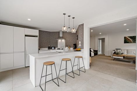 Photo of property in 8 Sheriff Place, Randwick Park, Auckland, 2105