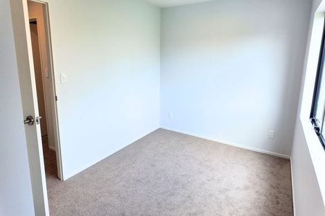 Photo of property in 44d Cyclarama Crescent, Massey, Auckland, 0614