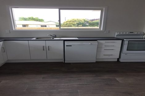 Photo of property in 16 Milson Line, Roslyn, Palmerston North, 4414