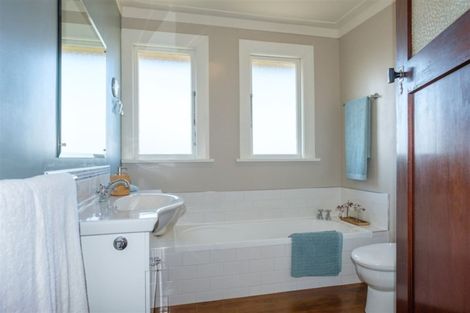 Photo of property in 17 Wycolla Avenue, Saint Clair, Dunedin, 9012