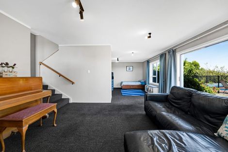 Photo of property in 138 Govett Avenue, Frankleigh Park, New Plymouth, 4310