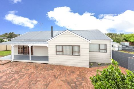 Photo of property in 97 Hyperion Drive, Randwick Park, Auckland, 2105