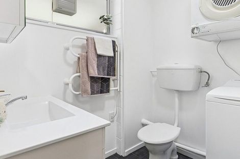 Photo of property in 2/11 Anderson Terrace, Mount Cook, Wellington, 6021