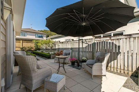 Photo of property in 5 Willowgrange Place, Pukekohe, 2120