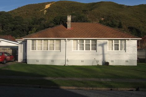 Photo of property in 6 Prouse Crescent, Naenae, Lower Hutt, 5011