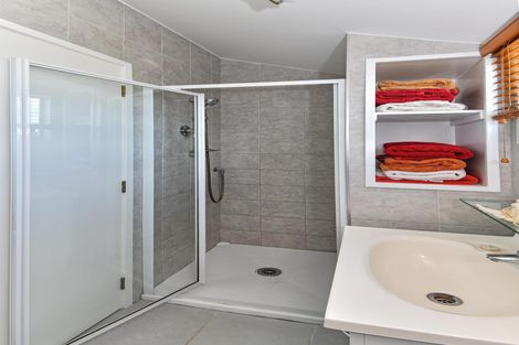 Photo of property in 164 Carnoustie Drive, Wattle Downs, Auckland, 2103