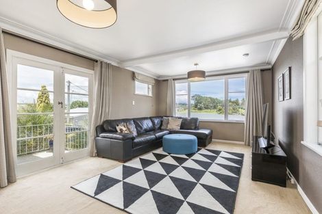 Photo of property in 32 Links Road, New Lynn, Auckland, 0600