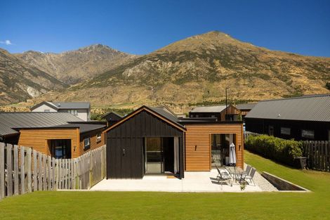Photo of property in 9 Huxley Place, Lake Hayes, Queenstown, 9304