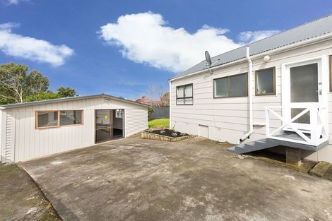 Photo of property in 97 Hyperion Drive, Randwick Park, Auckland, 2105