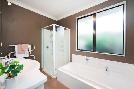 Photo of property in 23 Opawa Place, Terrace End, Palmerston North, 4410