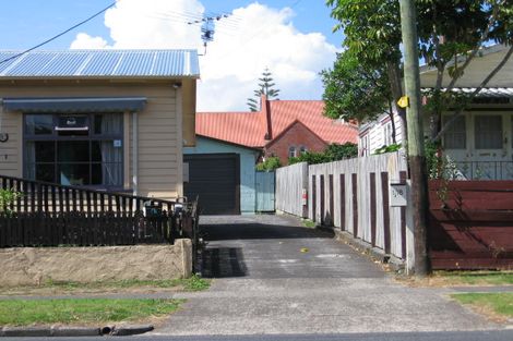Photo of property in 18 Hutchinson Avenue, New Lynn, Auckland, 0600