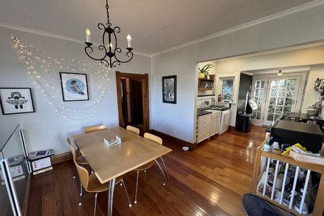 Photo of property in 16 Hungerford Road, Lyall Bay, Wellington, 6022