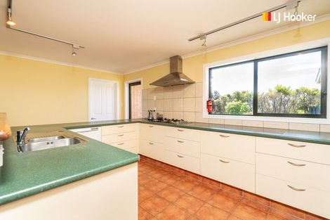 Photo of property in 1 Joshua Place, Helensburgh, Dunedin, 9010