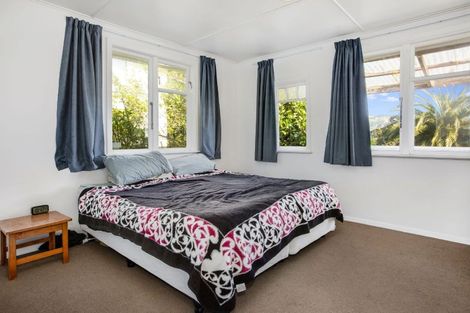 Photo of property in 34 Sievers Grove, Cannons Creek, Porirua, 5024