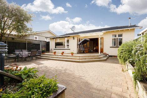 Photo of property in 51 Dahlia Street, Palmerston North, 4410