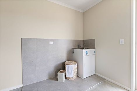 Photo of property in 1 Reremoana Close, Hawera, 4610