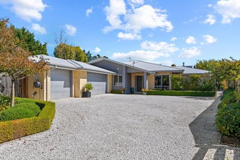 Photo of property in 28 Wilkinsons Road, Harewood, Christchurch, 8051