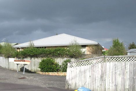 Photo of property in 9 Imelda Road, Te Atatu Peninsula, Auckland, 0610