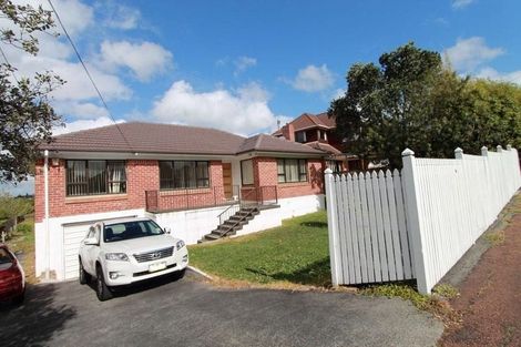 Photo of property in 486 Blockhouse Bay Road, Blockhouse Bay, Auckland, 0600