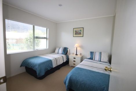 Photo of property in 16 Coronation Row, Pauanui, Hikuai, 3579