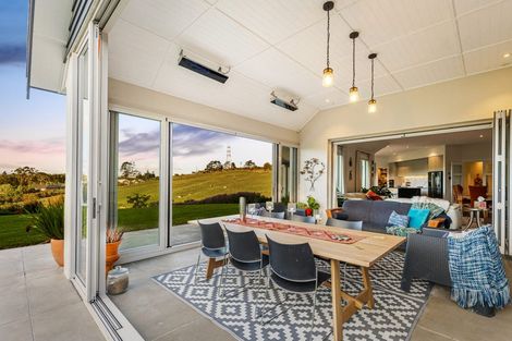 Photo of property in 13 Myra Evelyn Grove, Dairy Flat, Albany, 0792