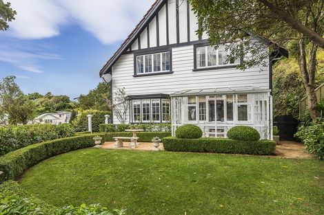 Photo of property in 2 Cluny Avenue, Kelburn, Wellington, 6012