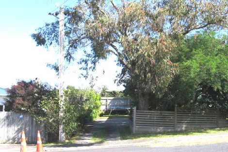 Photo of property in 1b Waratah Street, Birkenhead, Auckland, 0626