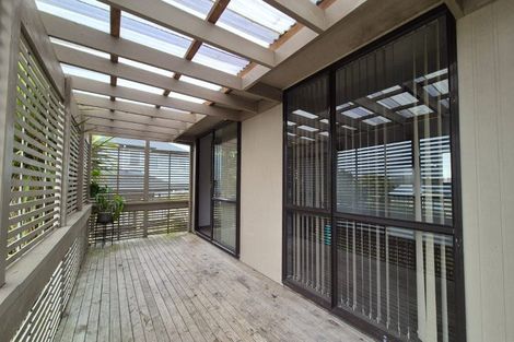 Photo of property in 1/29 Devonshire Road, Unsworth Heights, Auckland, 0632