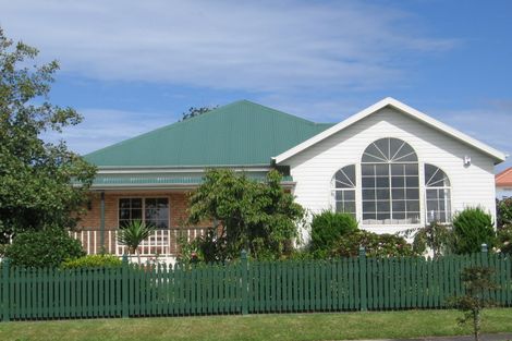 Photo of property in 11 Elcoat Avenue, Henderson, Auckland, 0612