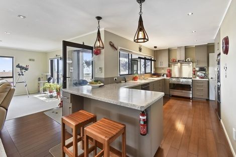 Photo of property in 6a Torkar Road, Clarks Beach, 2122