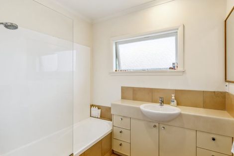 Photo of property in 43 Golf Road, Paraparaumu Beach, Paraparaumu, 5032