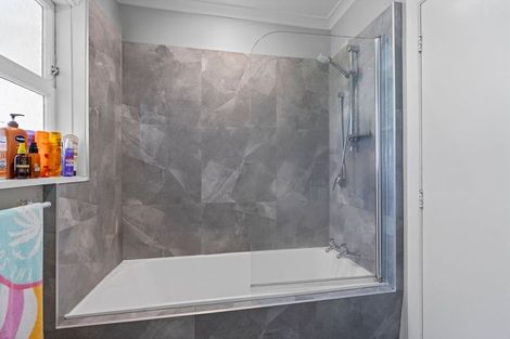 Photo of property in 16 Bledisloe Street, Levin, 5510